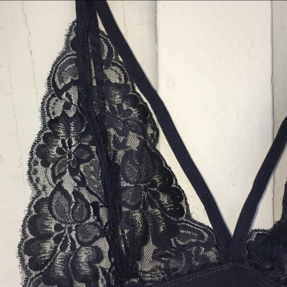 Sexy Black Lace Strappy Bralette - Picture 4 of 7